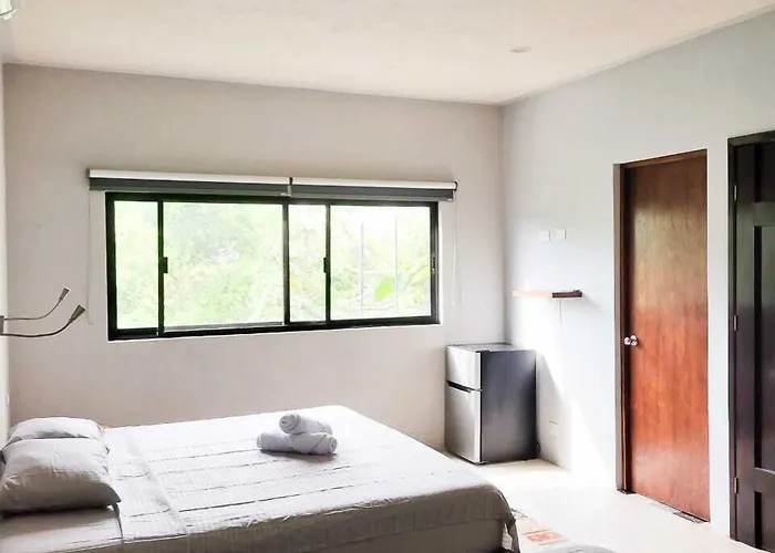 Maui Hostel *