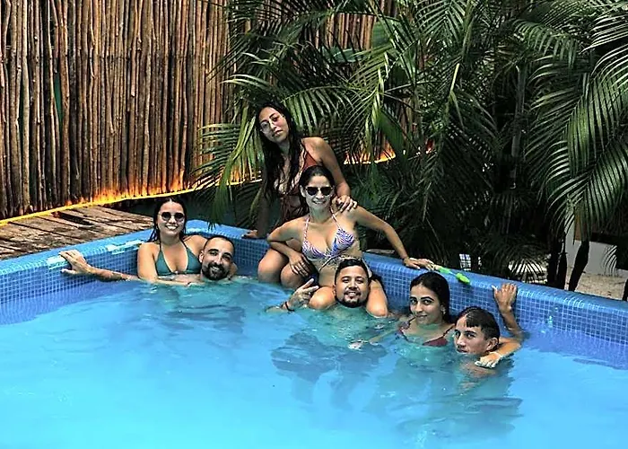 Hostel Maui *